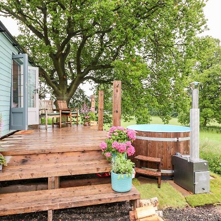 The Lazy Mare By The Water Villa Rugeley Eksteriør billede