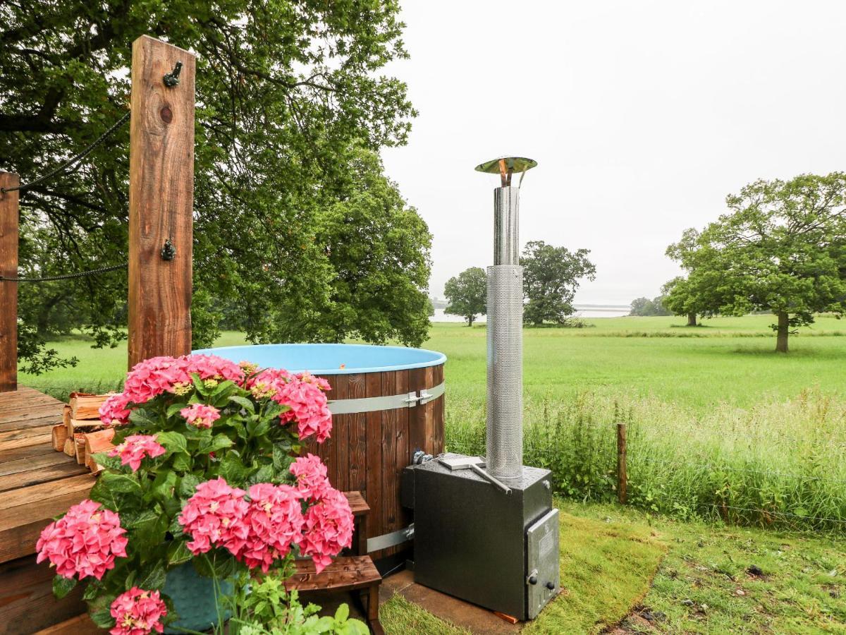 The Lazy Mare By The Water Villa Rugeley Eksteriør billede