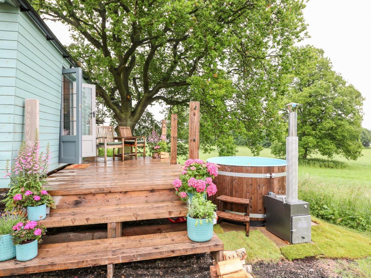 The Lazy Mare By The Water Villa Rugeley Eksteriør billede